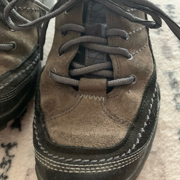 Merrell woman’s walking shoes size 7 - Picture 2 of 9